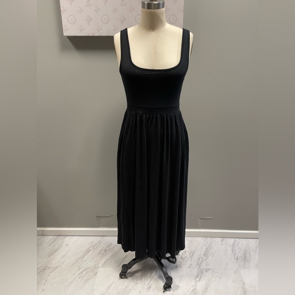 Wilfred Dresses & Skirts - Wilfred- Assonance Dress in Black Size S with tags